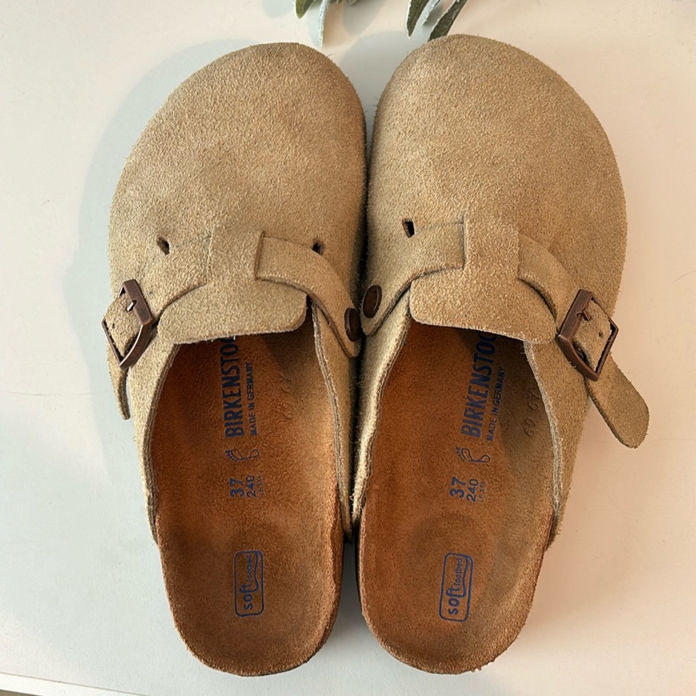Birkenstock Boston clogs suede leather taupe. Perfect condition size 37.